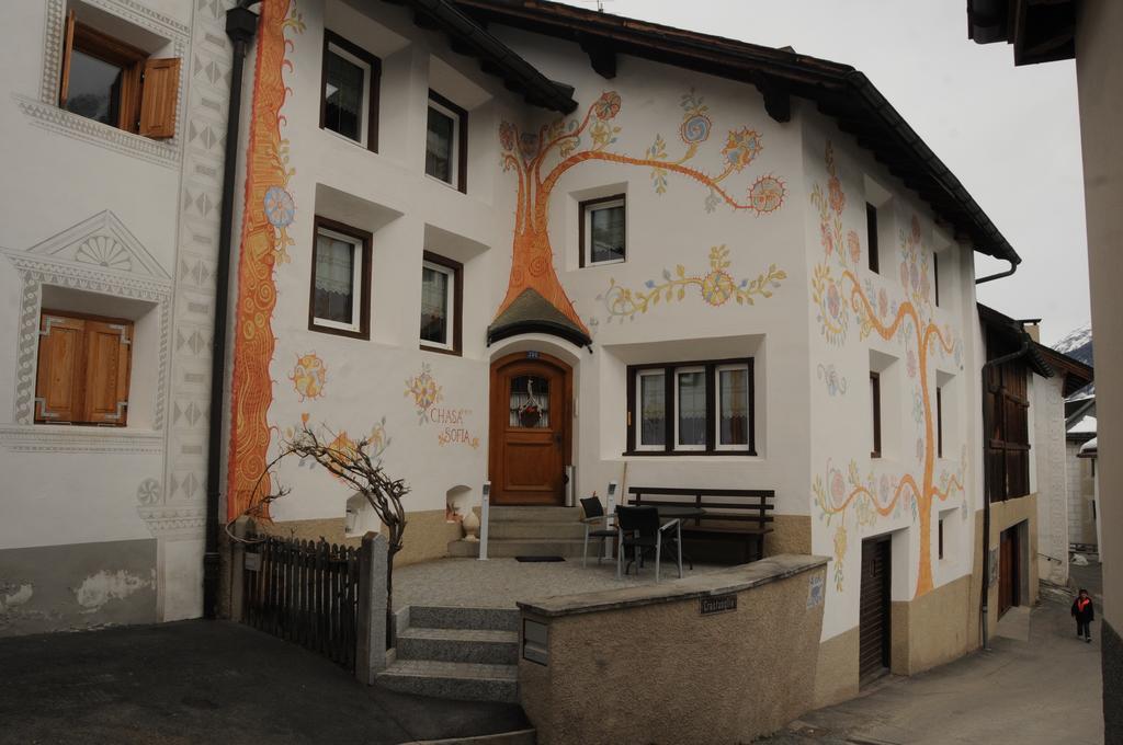 Hotel Chasa Sofia Scuol Exterior foto